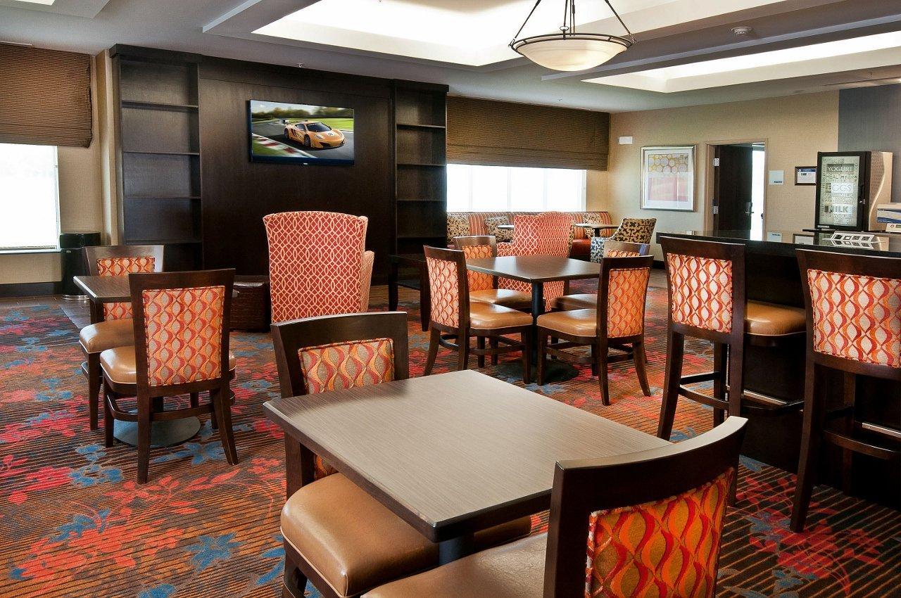 Holiday Inn Express Hotel And Suites Pearsall By Ihg Exterior photo